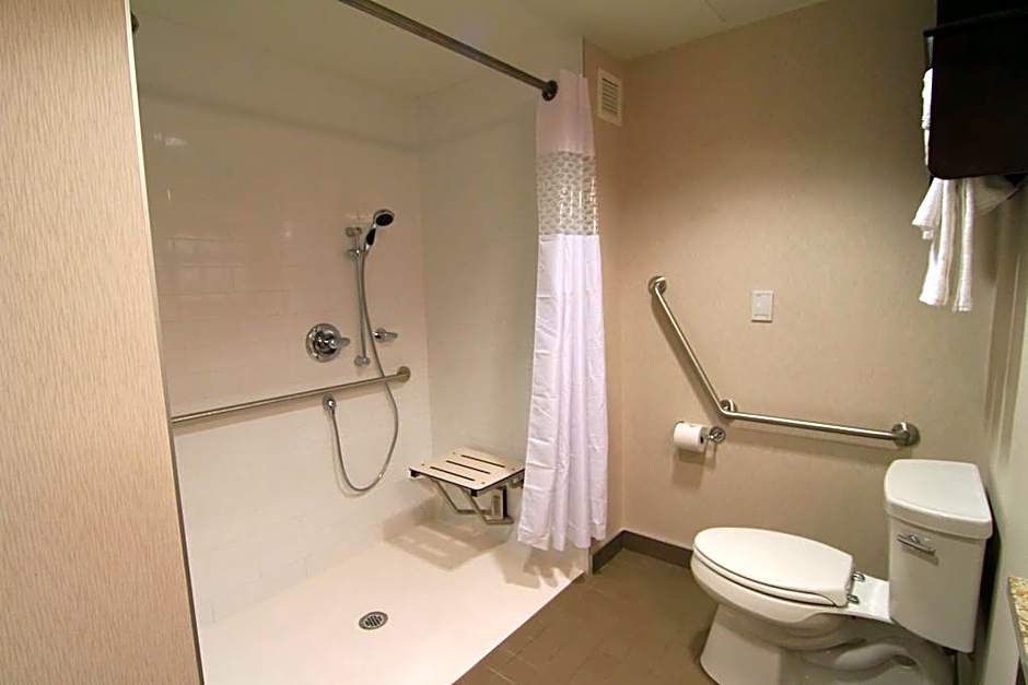 Hampton Inn and Suites Airdrie