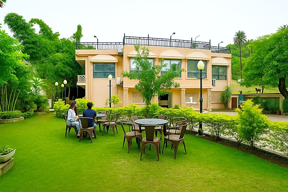 Hotel Shiv Villa by SAH