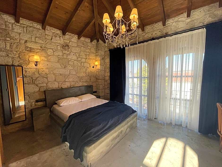 Rhea Alacatı Boutique Hotel
