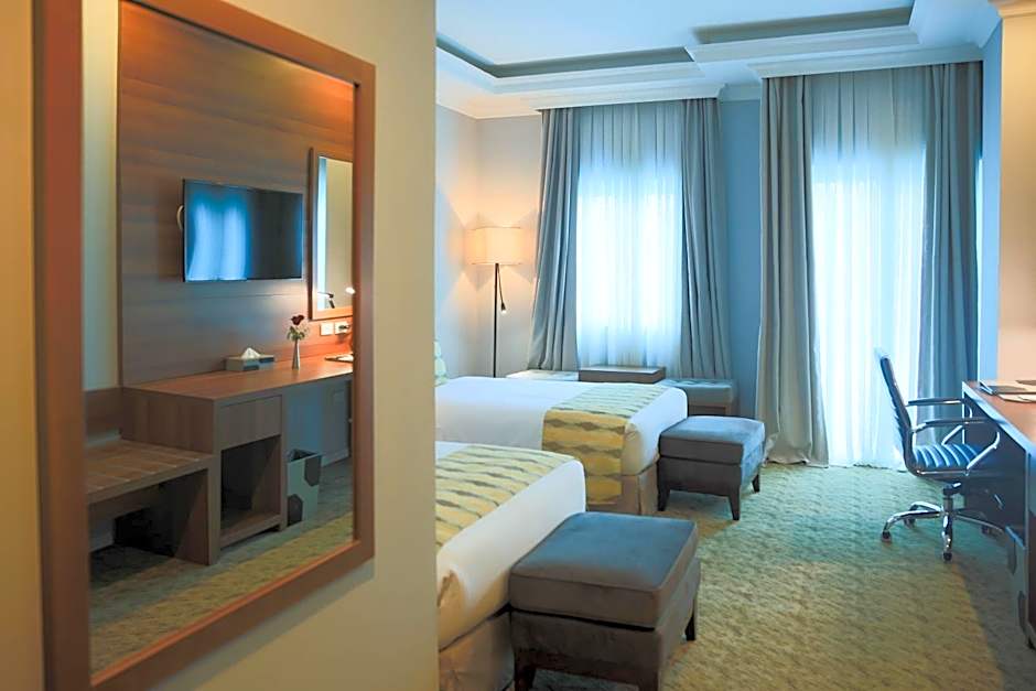 Photo 1 of 4 of Business Twin Room