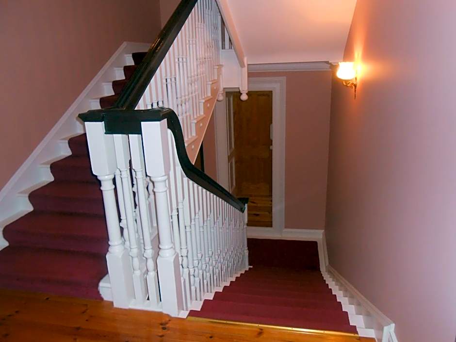 Dundrum House