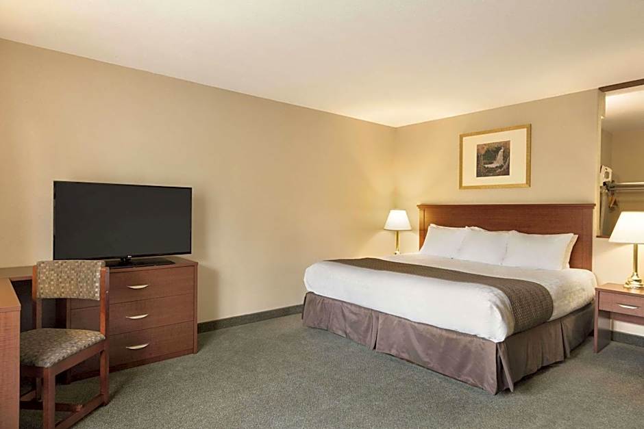 Days Inn by Wyndham Thunder Bay North