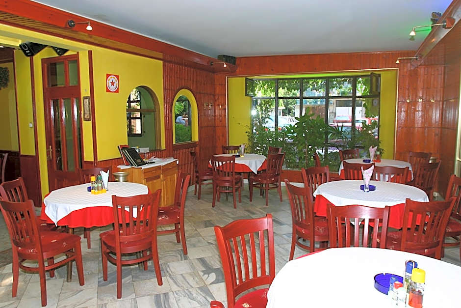 Family Hotel Flora