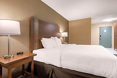 King Room with Shower - Non-Smoking