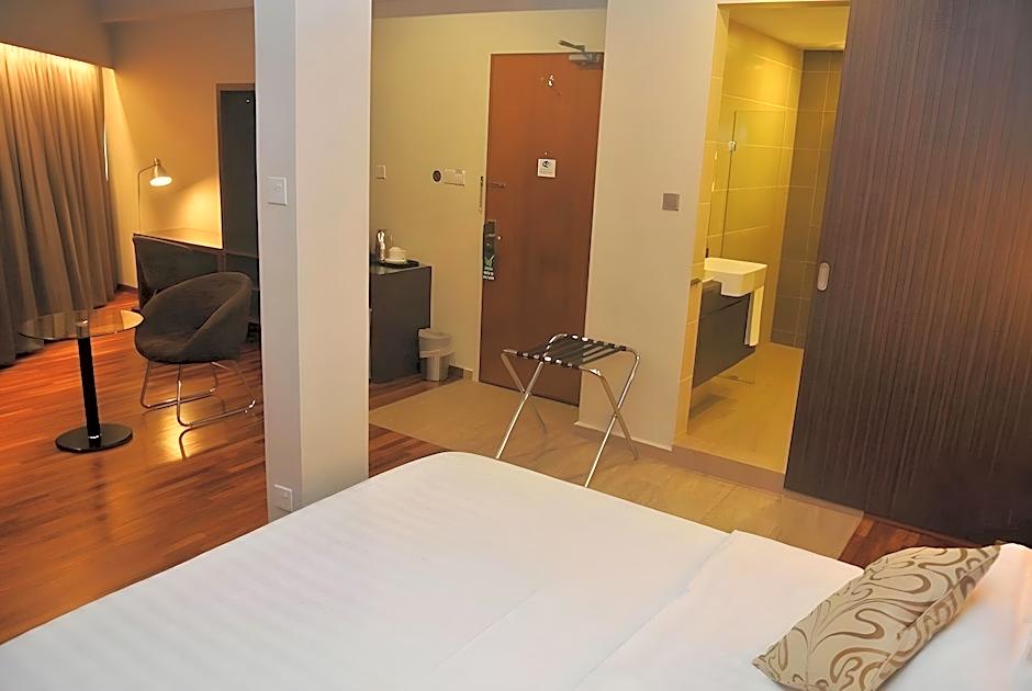 Riverside Boutique Hotel
