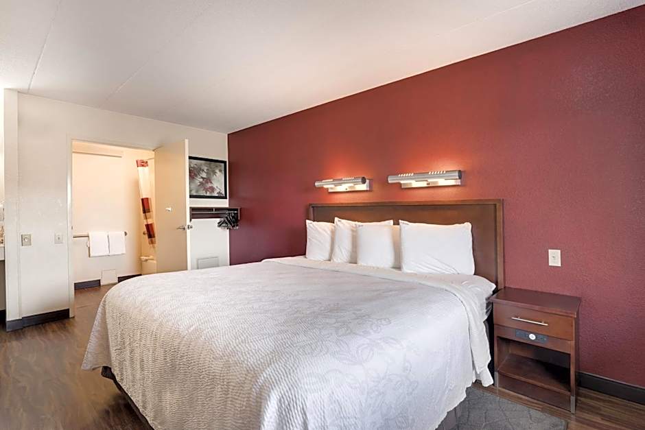 Super 8 by Wyndham Deerfield/Northbrook