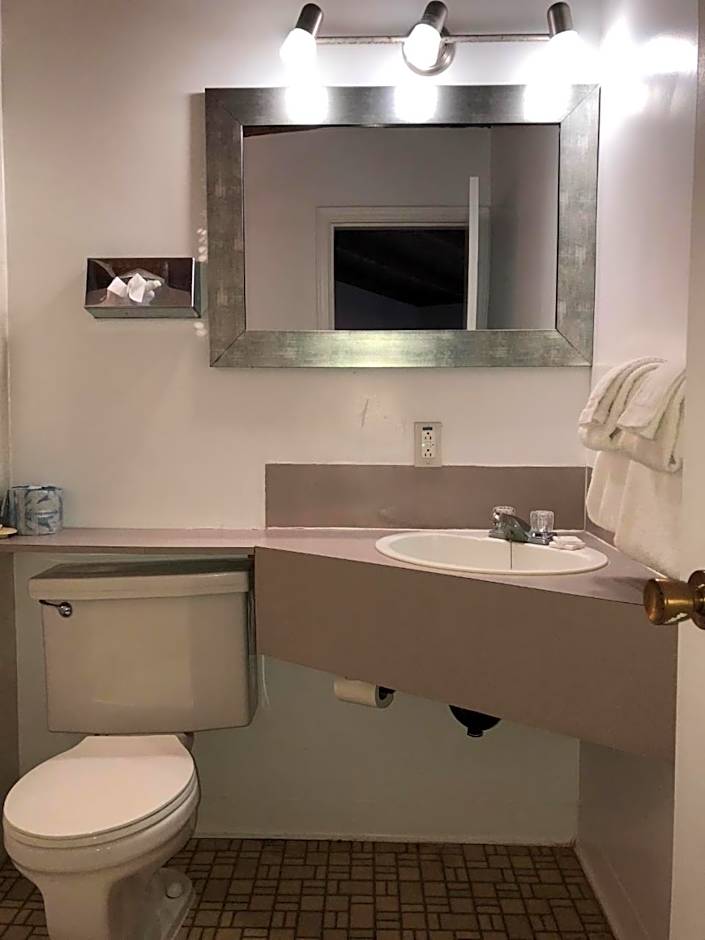 Kootenay Country Inn