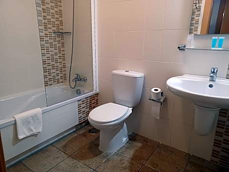 Double or Twin Room with Private Bathroom