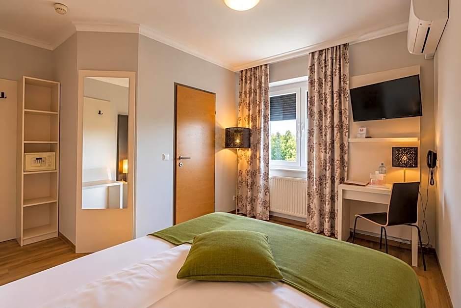 Arion Airport Hotel