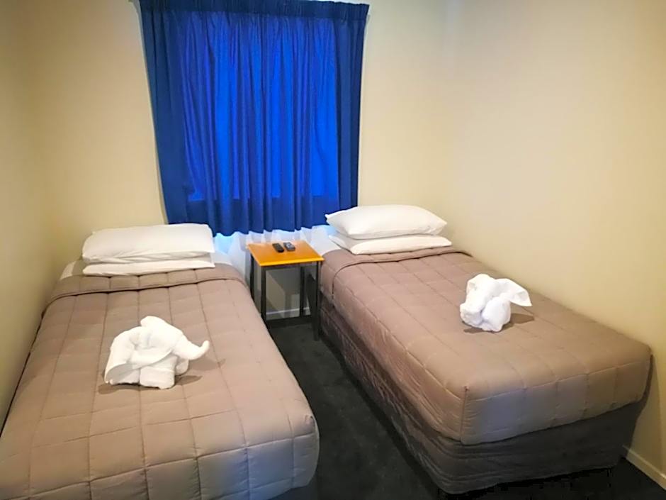 Airport Birches Motel