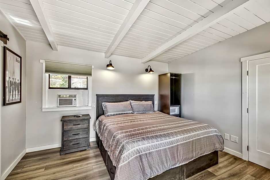 The Historic West Walker Motel