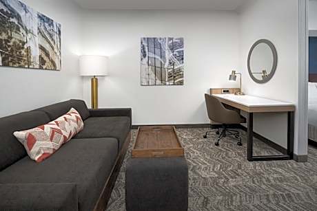 Suite with Two Queen Beds and Sofa Bed - Hearing Accessible