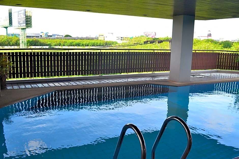 Sky Place Srinakarin