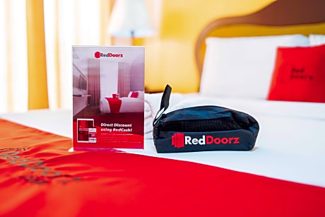 RedDoorz Room