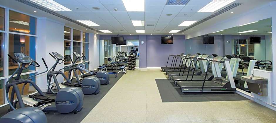 DoubleTree by Hilton Dartford Bridge