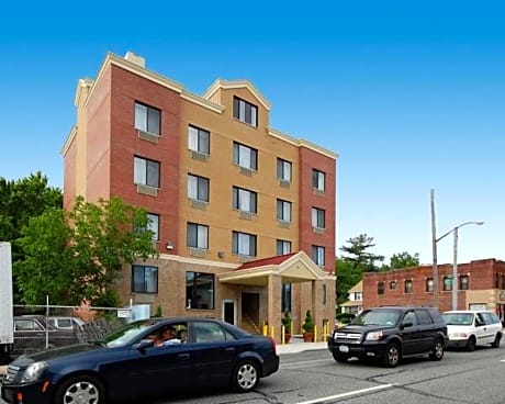 Paramount Inn