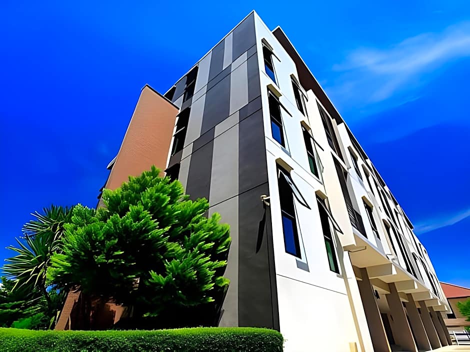 The Plubpla Serviced Apartment