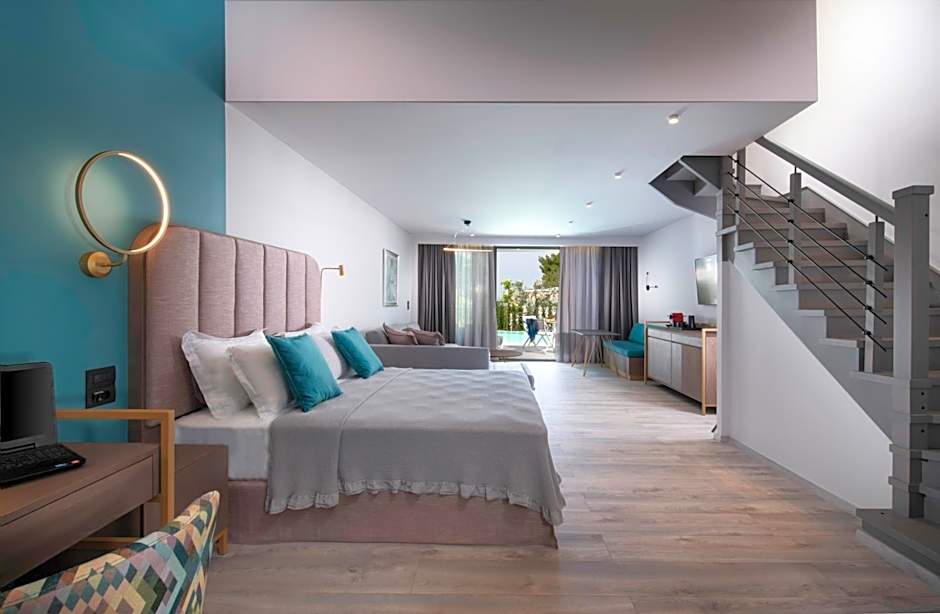 Lagomandra Luxury Suites with Private Pools