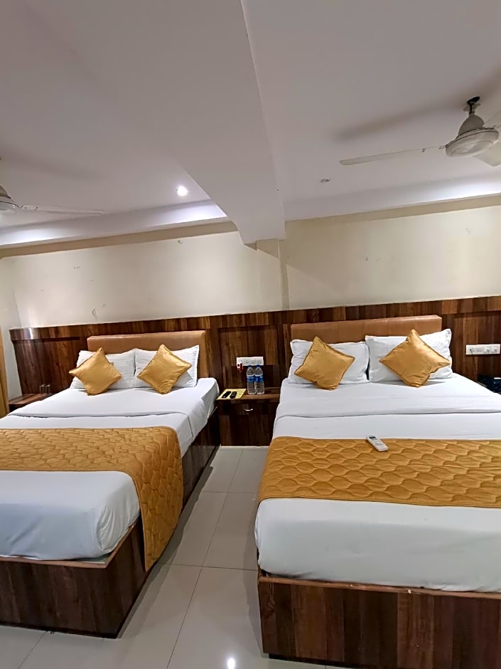 Hotel Rishi International - Grant Road