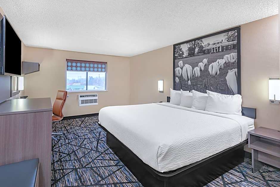 Super 8 by Wyndham Charlottesville