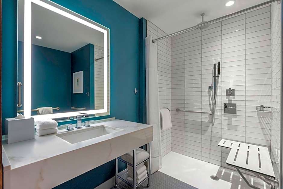 Le Meridien Denver Downtown