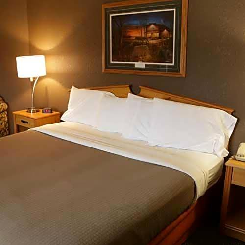 Boarders Inn & Suites by Cobblestone Hotels - Fayette