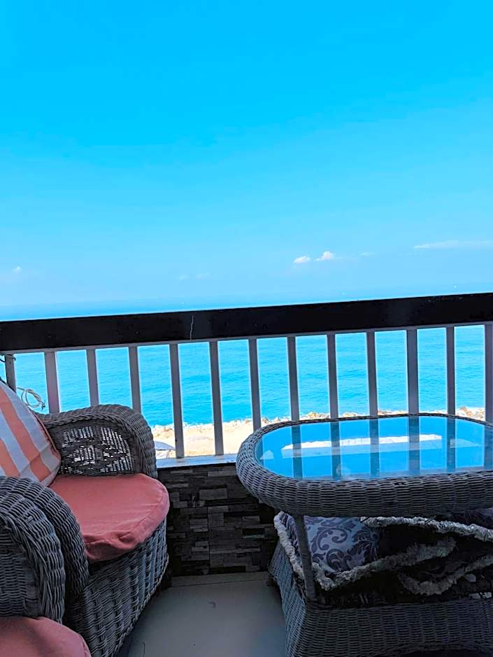 ALEX HOMES - Stanley Cozy Apartments with Direct Sea View