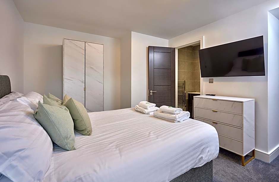 The Ashcroft Studios & Apartments with Free Parking