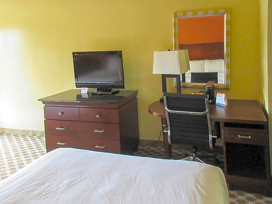 Clarion Inn