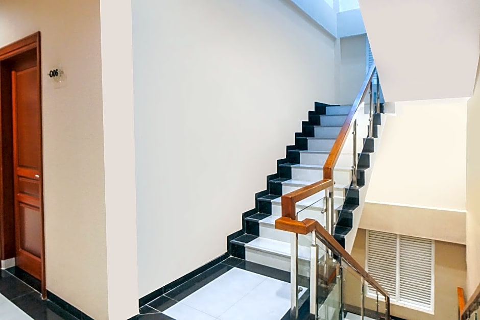 SUPER OYO Capital O 92066 Papakoel Hotel & Cafe