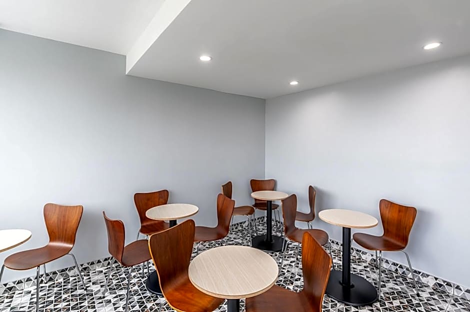 Days Inn by Wyndham New York Chinatown