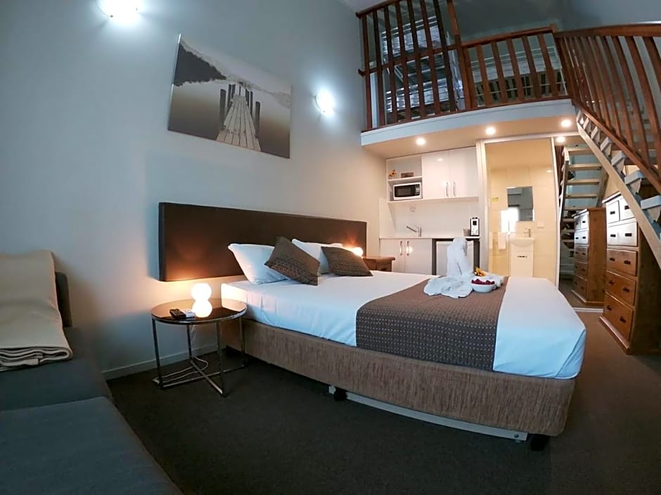 Photo 1 of 6 of Deluxe Family Room
