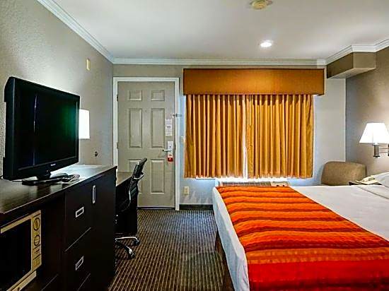 Super 8 by Wyndham Mountain View