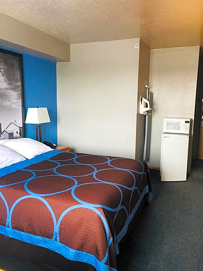 Super 8 by Wyndham Swift Current