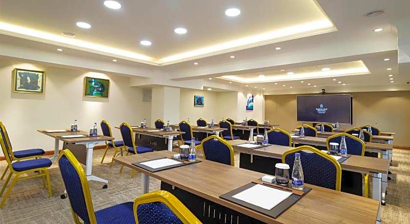 Kempinski Hotel Khan Palace