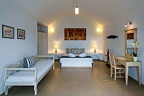 Double Room with Sea and Garden View