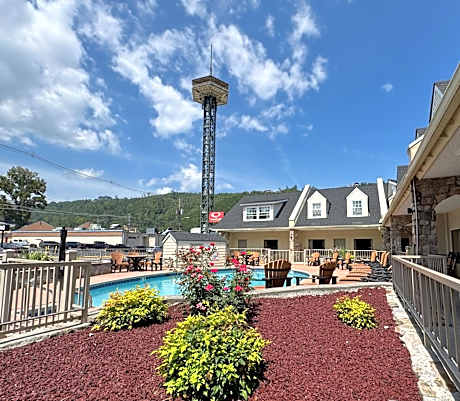 Econo Lodge Inn & Suites Gatlinburg at the Convention Center