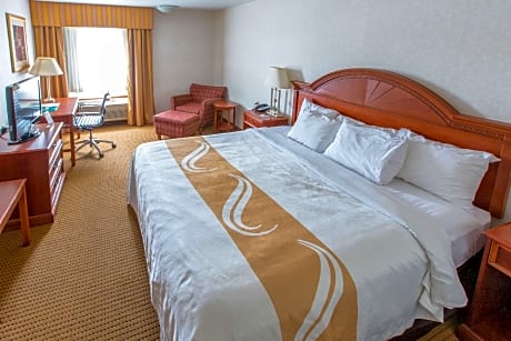 1 King Bed, Nonsmoking