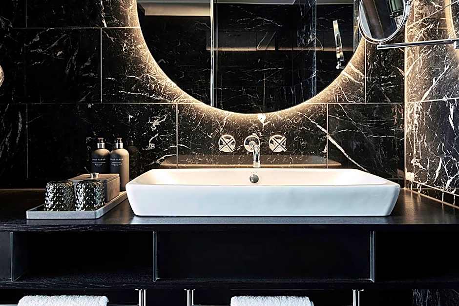 Roomers Munich, Autograph Collection by Marriott