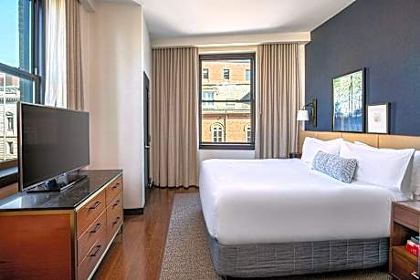 Remington Suite, 1 Bedroom Suite, 1 King, Sofa bed