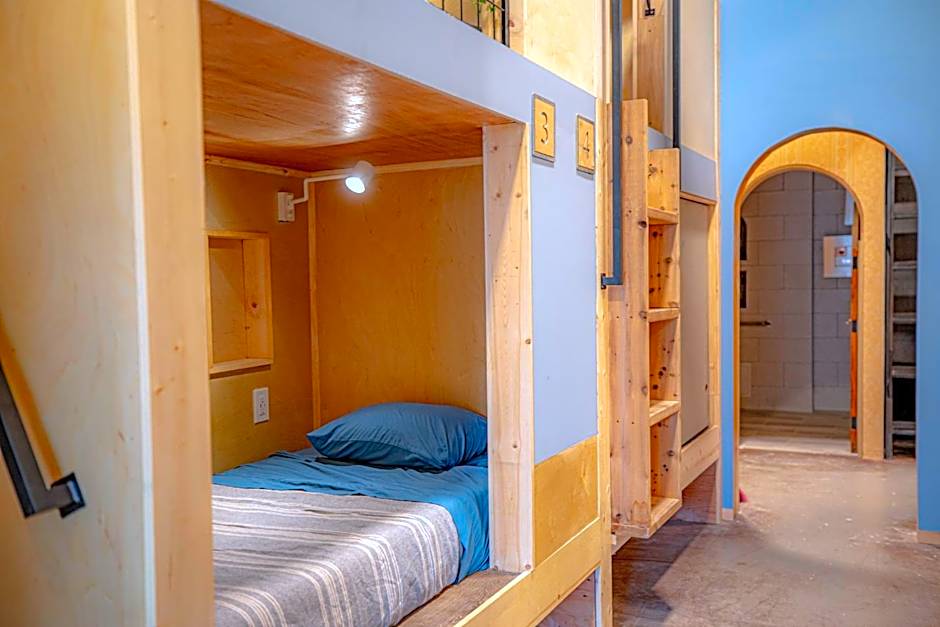 Social Stays - Santa Barbara's FIRST hostel on State Street