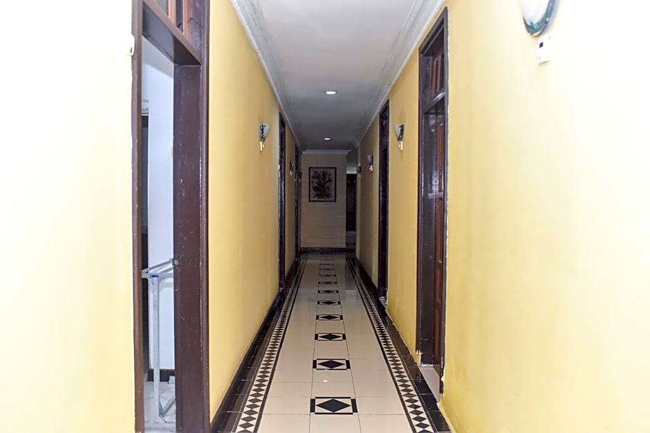 RedDoorz Plus @ Tirta Kencana Hotel