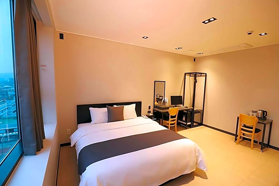 Dongducheon Hotel The Gray