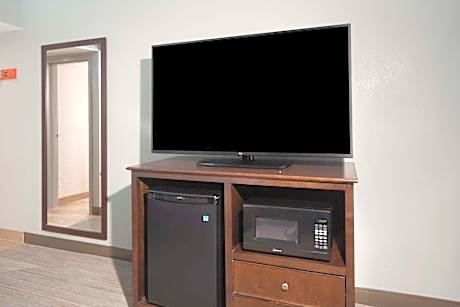 King Room with King Bed - Non-Smoking