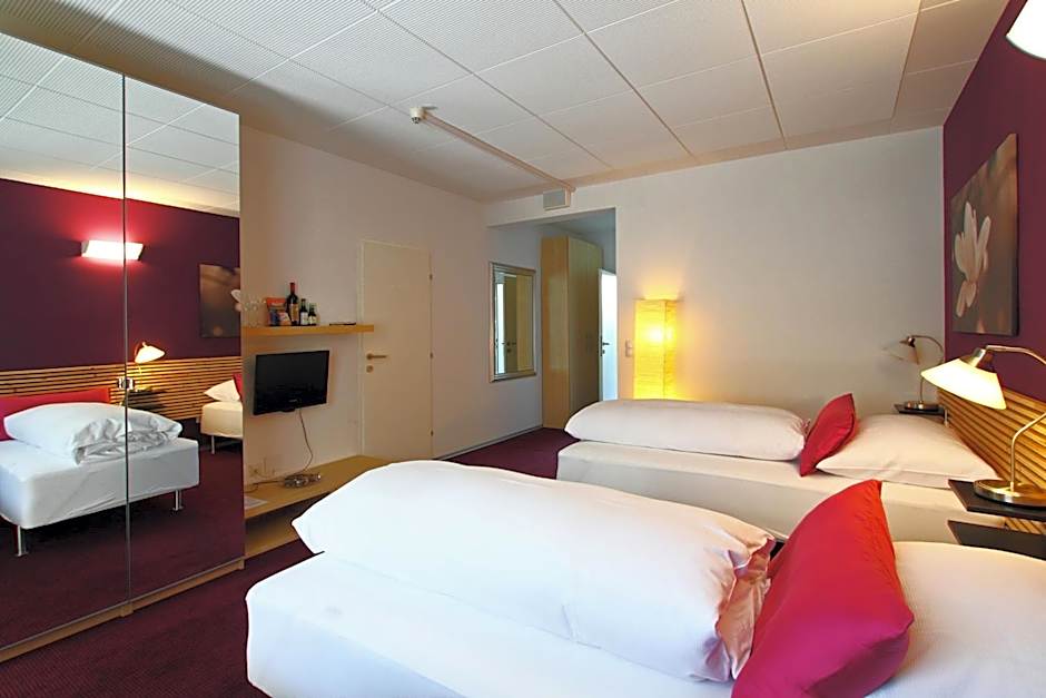 College Garden Hotel