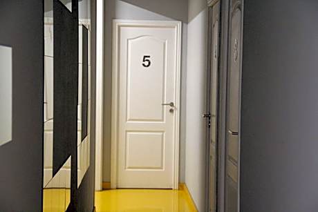 Bunk Bed in 6-Bed Mixed Dormitory Room