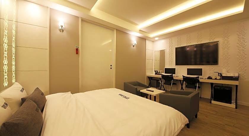 Premium Ava Hotel