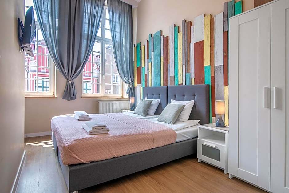 Black Swan House, Old Town