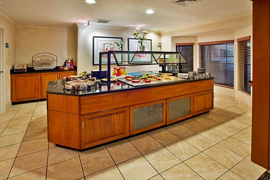 Staybridge Suites Savannah Airport-Pooler