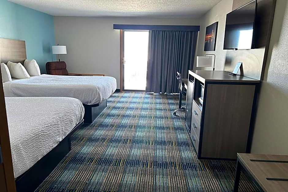 AmericInn by Wyndham Saint Ignace Lakefront